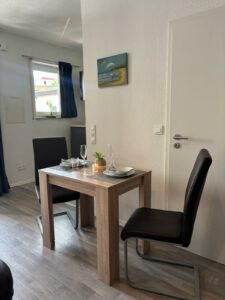 Doppel-Apartment Esstisch